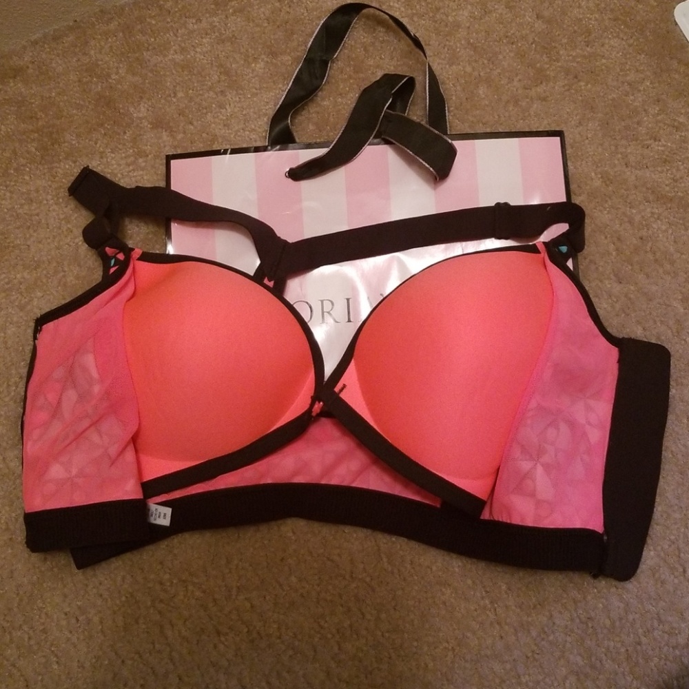 Victoria's secret sports bra - Picture 3 of 4